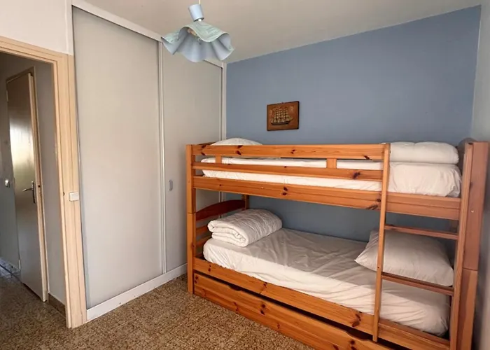 Jolie Marina Avec Et Acces Ponton *