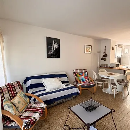 Jolie Marina Avec Et Acces Ponton Holiday home *